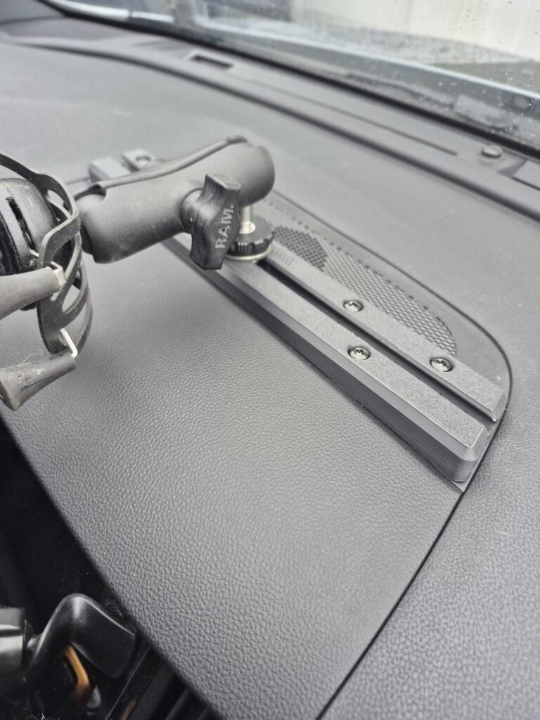 Subaru outback phone mount 3 2qxarikav8og1, , Subaru Outback phone mount
