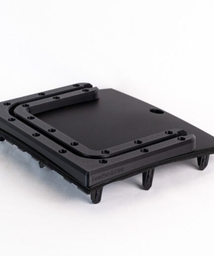 Land Cruiser Dash Mount – OEM-Style Accessory Rail (2008–2015 LC200) - Image 7