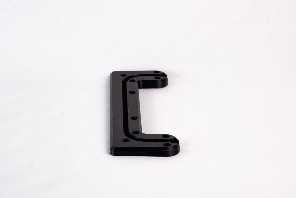 Lexus GX460 dash mount – side angle showing mounting profile
