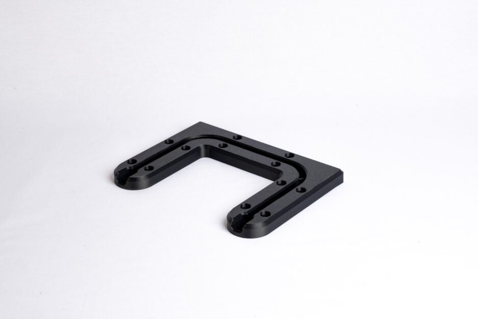 Best toyota tundra phone mount & dash mount setup 11 Toyota Tundra Dash Mount – OEM-Style Accessory Rail (2014–2021)