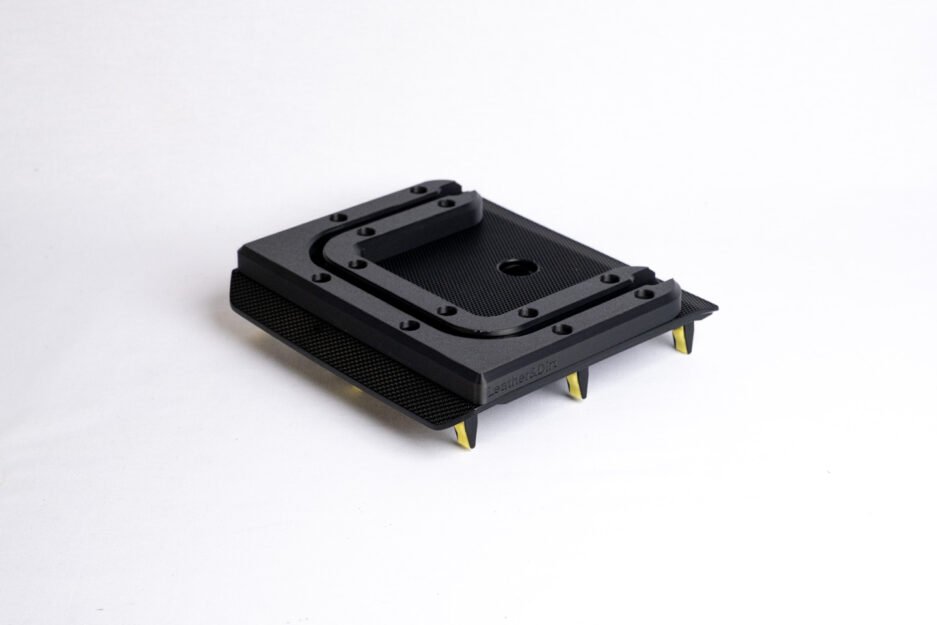 Best toyota tundra phone mount & dash mount setup 8 Toyota Tundra Dash Mount – OEM-Style Accessory Rail (2014–2021)