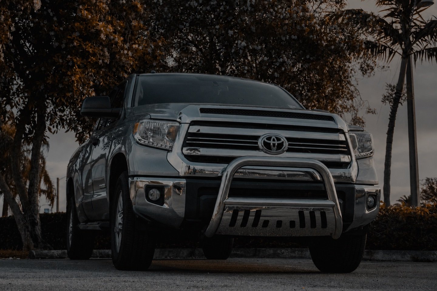kenny sabugo UxX9VFYmSTw unsplash dark， ， OEM-style accessories for Lexus Land Cruiser G-Wagon