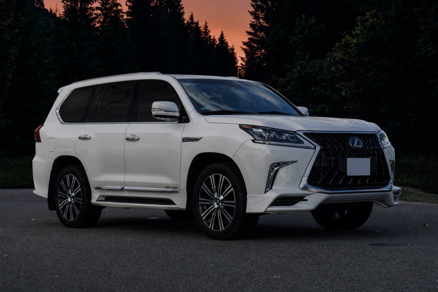 nam cz zE12YnazKbY unsplash dark， ， OEM-style accessories for Lexus Land Cruiser G-Wagon
